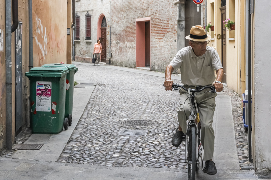 Fahrräder vor dem Dom