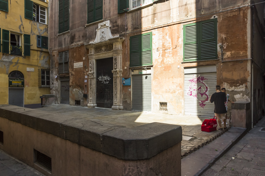 Kirche San Matteo mit charakteristischem schwarz-weißem Streifenmuster