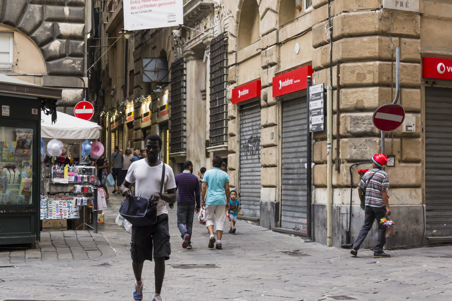 Blick zurück auf Genua vom Wasser