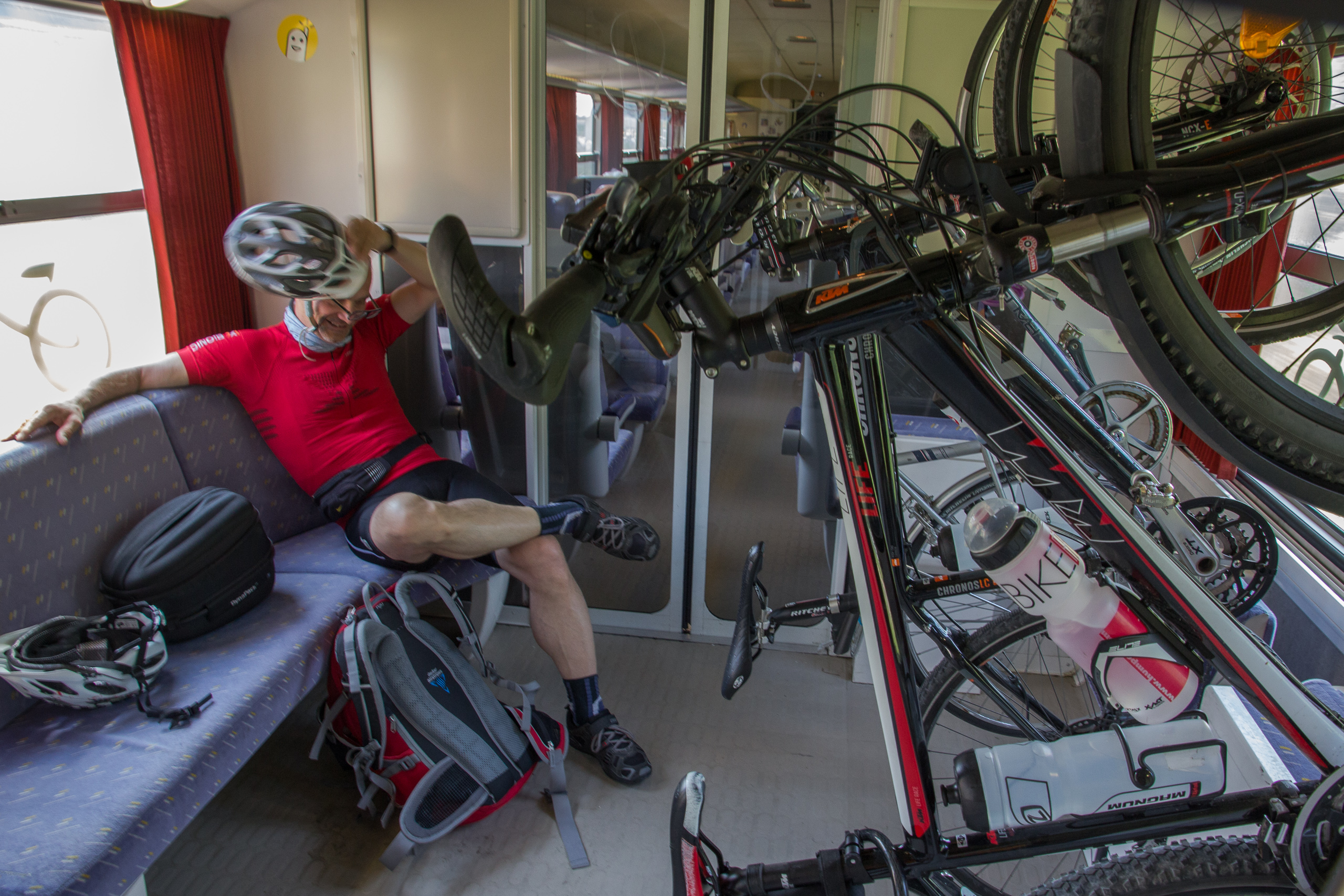 Mit dem Regionalzug durch das Maurienne-Tal – die Räder verstaut