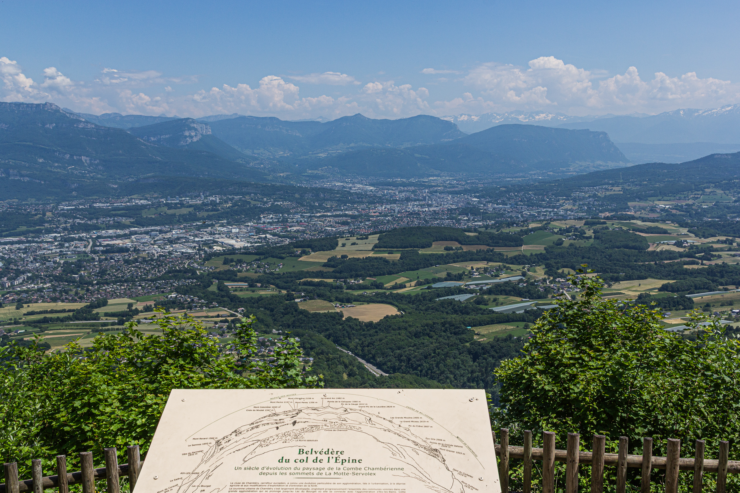 700 Höhenmeter. 12 Kilometer. Geradeaus.