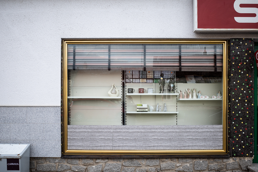 Schmale Hängebrücke über die Thaya